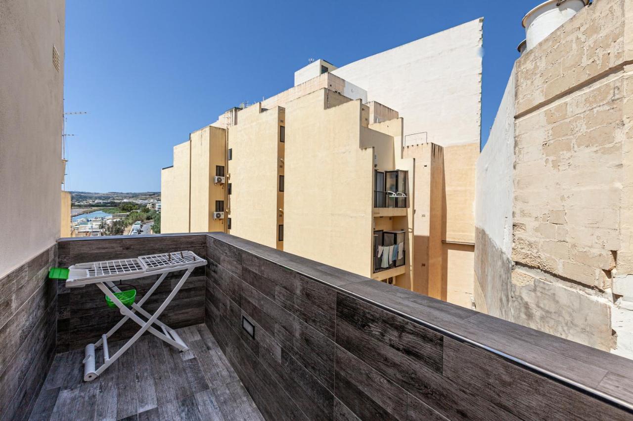Z4 - Seafront Apartment خليج سانت بول المظهر الخارجي الصورة