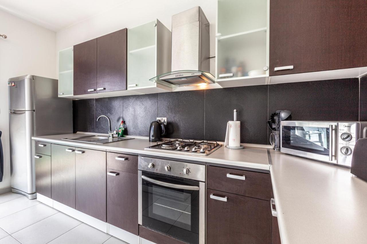 Z4 - Seafront Apartment خليج سانت بول المظهر الخارجي الصورة