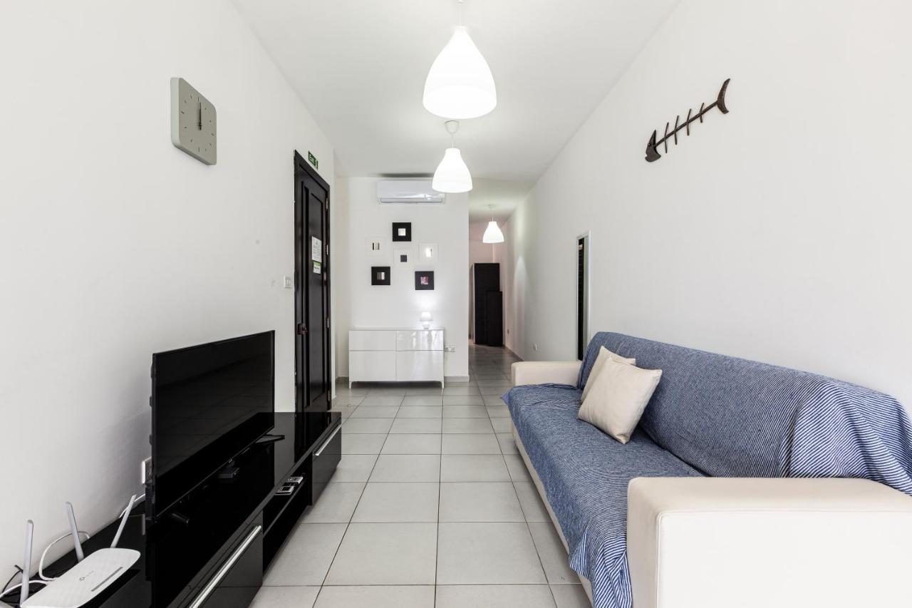 Z4 - Seafront Apartment خليج سانت بول المظهر الخارجي الصورة